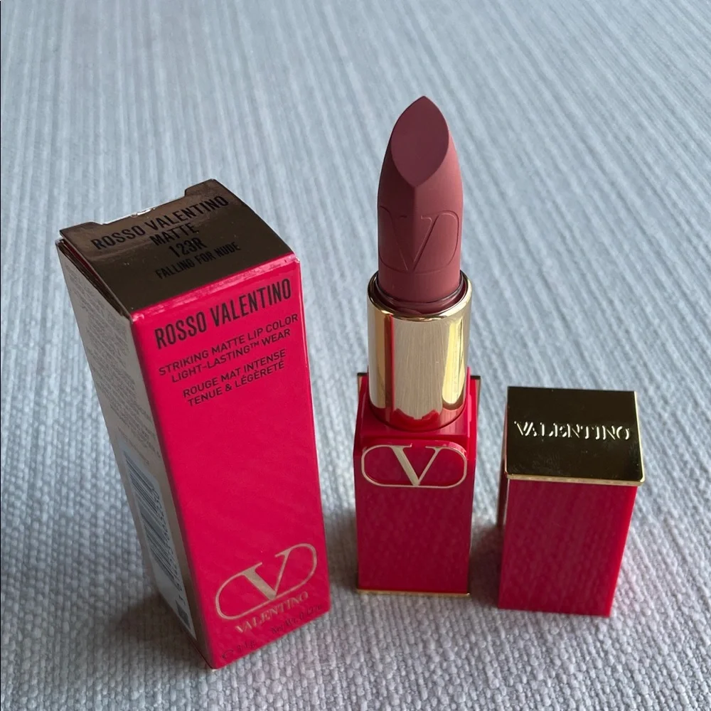 Valentino Rosso Matte Lipstick in 123R falling for nude